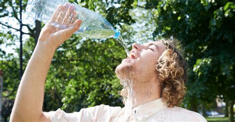 signs youre dehydrated       huffpost