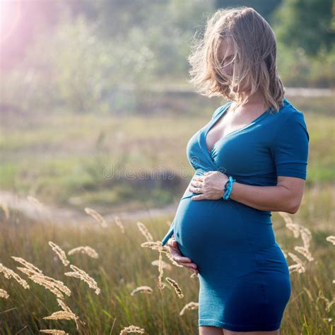 Pregnant Woman Outdoors Stock Image Image Of Life Lifestyle 84222799