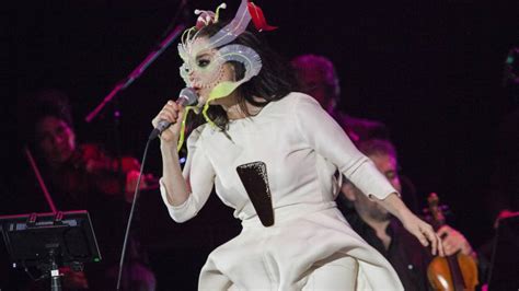 Björk Denuncia El Acoso Sexual De “un Director Danés” Cultura El