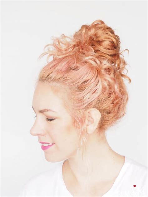 my easy messy bun tutorial hair romance curly bun