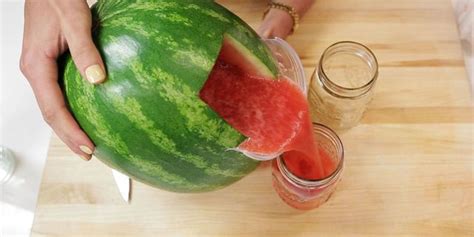 dit moet je vandaag proberen een cocktail maken van een watermeloen