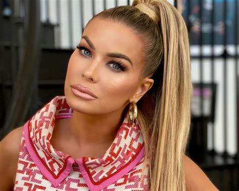 Carmen Electra Says Oxygen Facials Are The Secret To Her Glowing Skin