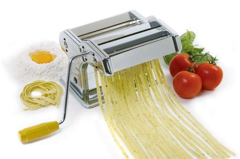 pasta maker making  pasta easily   home tool box