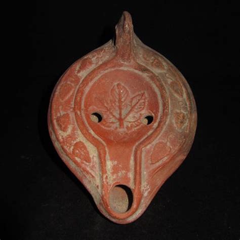 catawiki auctions romeinse aardewerk olielamp met bloemversiering  cm