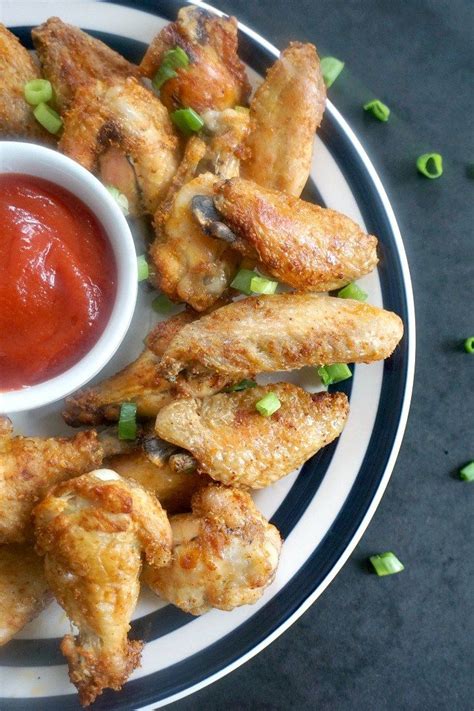 extra crispy baked chicken wings with garlic and paprika baked