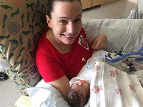 mom of conjoined twins finally gets to hold daughter