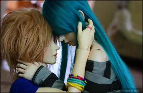 doll couple kiss love