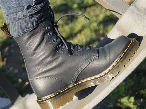 dr martens womens pascal boots review  bestleatherorg