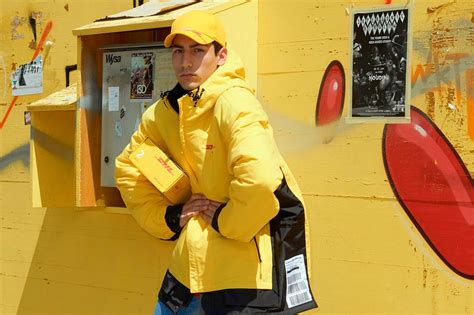 dhl  vetements ss collection  viacomit