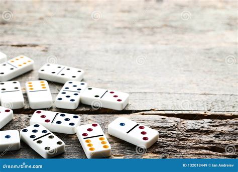 dominoes stockbild bild von dominosteine stapel stueck