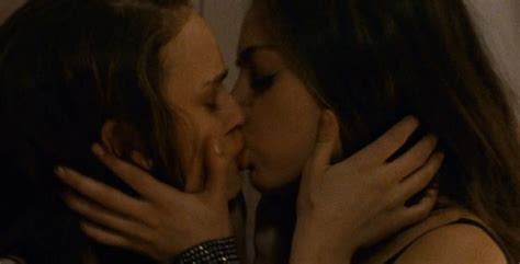mila kunis lesbian kiss best porno