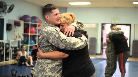 U S Army Soldier Surprises Mom Youtube