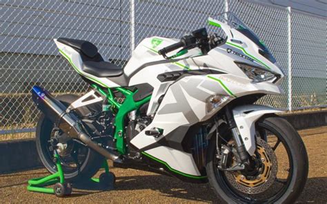 kawasaki ninja zx  hit  kmh bikesrepubliccom