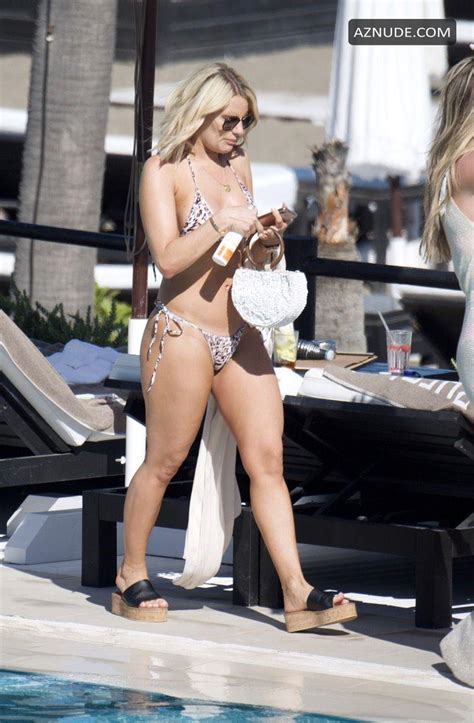 Danielle Armstrong Sexy Continues Her Vacation In Marbella 27 05 2019