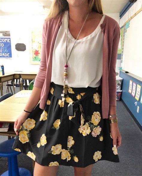 stunning elementary teacher outfits ideas  wear  fall  www