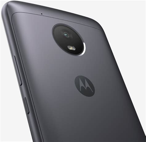 Motorola Adds Two Value Tier Smartphones To Its Lineup One With A 5 5