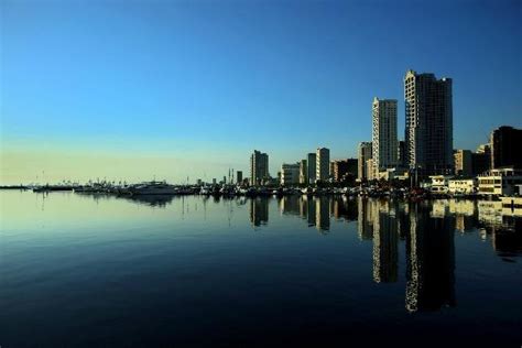 manila bay    picturesque  city remains quiet  ecq gma news
