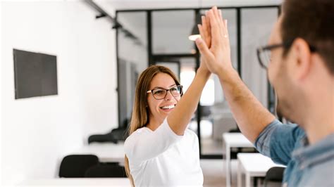 good coworker  tips  proper office etiquette