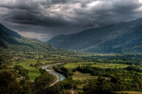 fondo de pantalla paisaje rio entre montanas imagenes hilandy