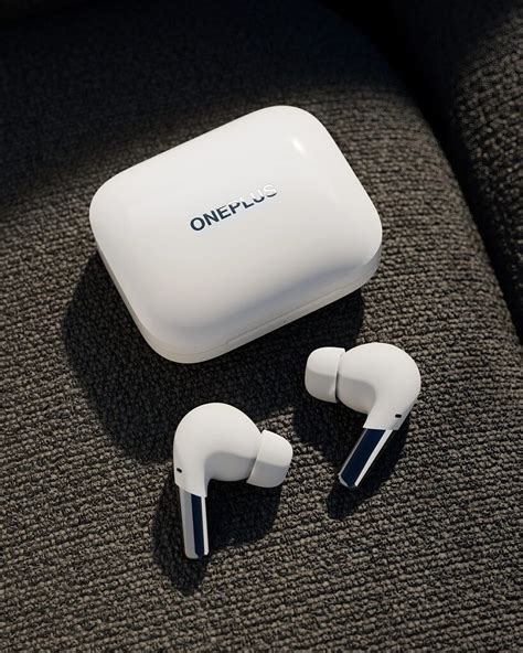 oneplus unveils  buds pro wireless earbuds  anc   hours  battery life soyacincau