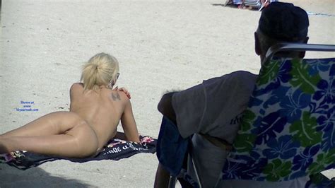 Nude Beach Exhibitionist Wife April 2017 Voyeur Web