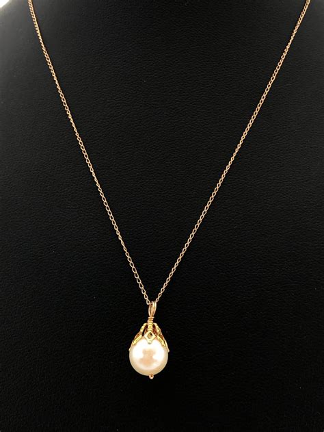 lot  gold pearl necklace