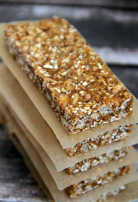 no bake pumpkin spice granola bars running with spoons