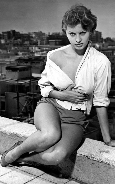 Sophia Loren S Timeless Style Sophia Loren Sophia Loren Images