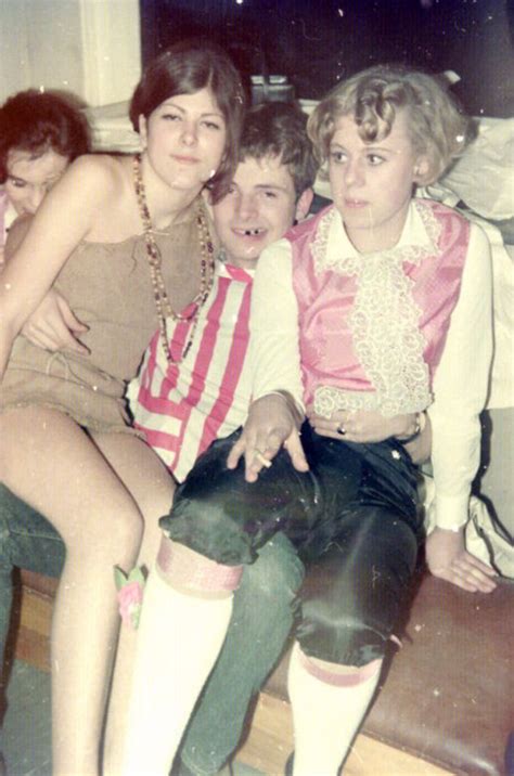 38 Vintage Snapshots Capture Teenage Parties During The