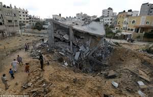 israel tells gazas residents     buildings    blown  daily mail