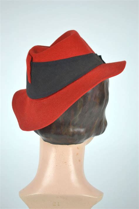 1940s Vintage Tilt Hat Rare Design Burnt Orange Felt Grey Band Front