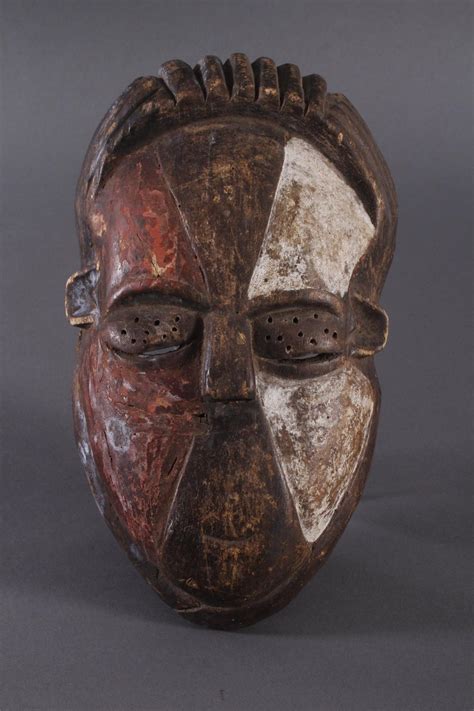 antike afrikanische maske  haelfte  jh badisches auktionshaus