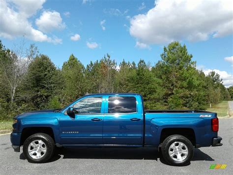 deep ocean blue metallic chevrolet silverado  lt crew cab   photo