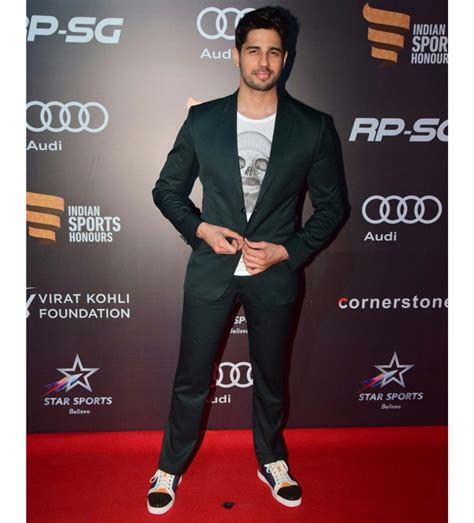 Sidharth Malhotra’s Photos Sidharth Malhotra’s Style Photos Gq India