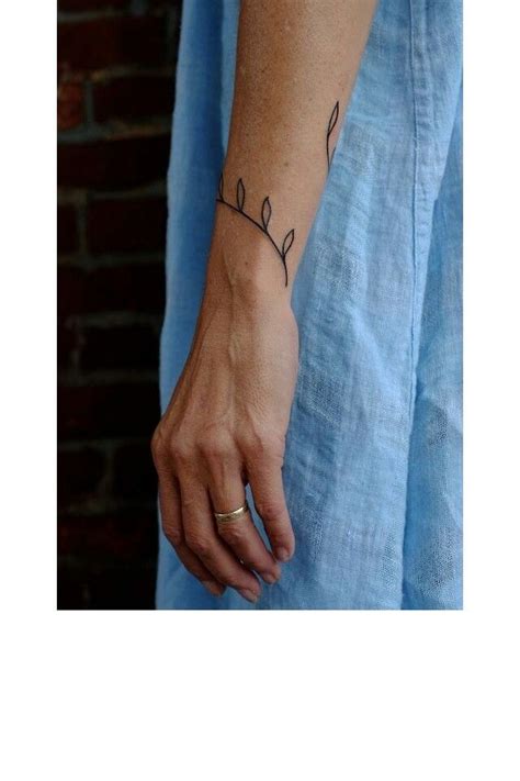 Élégant Wrap Around Wrist Tattoos Wrap Around Tattoo Forearm