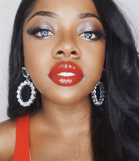 17 stunning pics that prove red lipstick was made for big lips