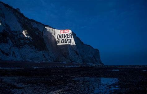 britain finalizes brexit  sun beams optimistic messages   white cliffs  dover