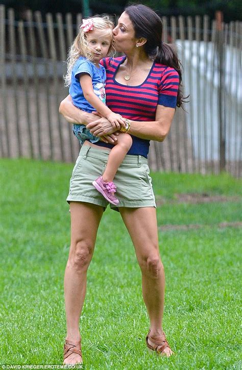 bethenny frankel puts her relationship woes aside to treat daughter