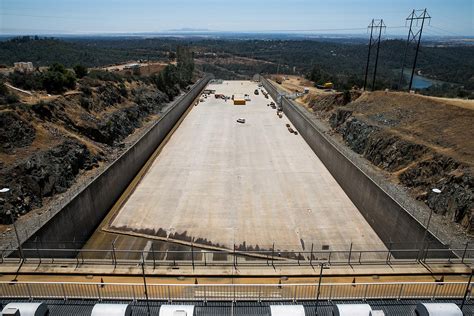 oroville dam repair is huge but so is residents mistrust