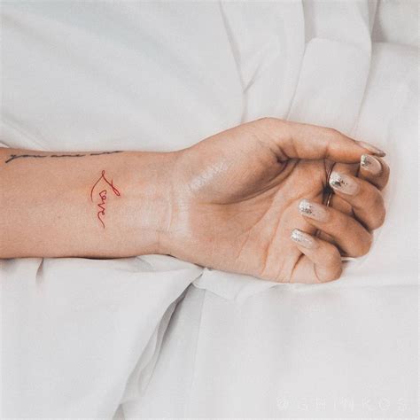 15 Fine Line Tattoo Ideas That Are So Minimalist Chic