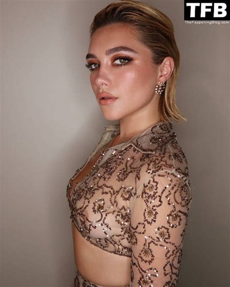 florence pugh flashes her nude tits while attending the valentino