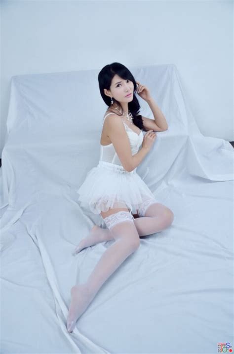 asia porn photo cha sun hwa white lingerie