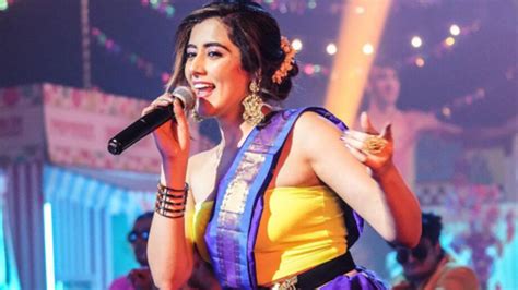 Jonita Gandhi Looks Like A Hot Desi Girl In Her Hello 2021 Outfit Have