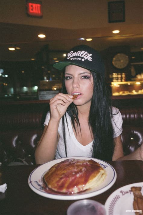13 Photos Of Porn Stars Eating Junk Food