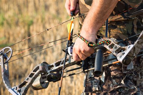compound bow releases reviews  guide  straight arrow