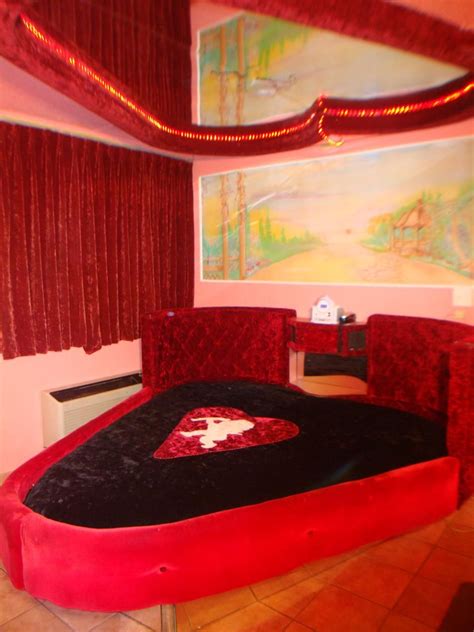Rainbow Motel Pink Palace Fantasy Suites Chicago