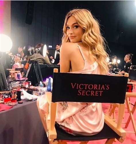 See The Best Victoria S Secret Fashion Show Backstage Photos