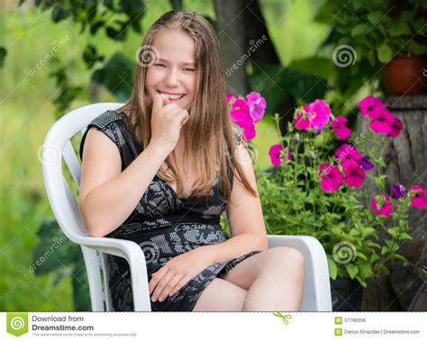 pretty teenage girls sitting on hot girl hd wallpaper