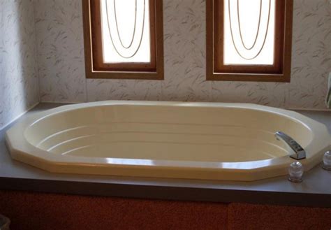 tips  choose bathtub  mobile home mobile homes ideas