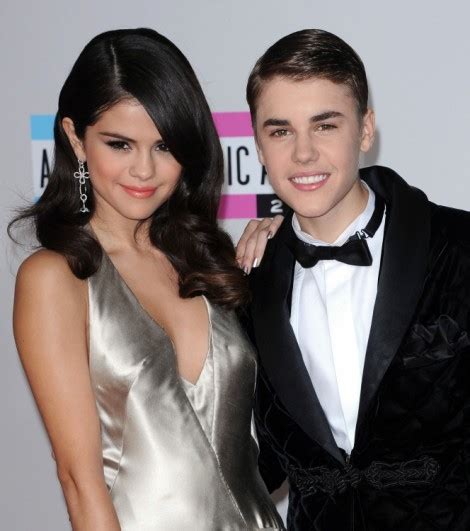 justin bieber and selena gomez back together post first pic of